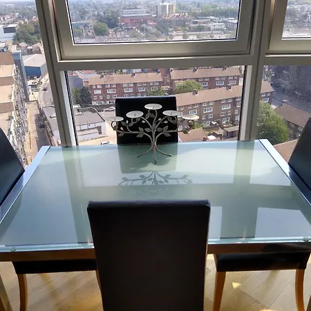 Room In Luxurious Penthouse Apartment London Exterior photo